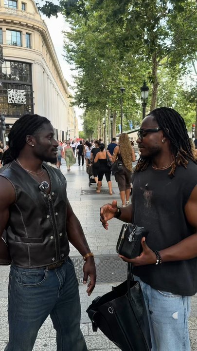 J’ai profité de cette rencontre pour partager un petit conseil avec vous 😉#rencontre #love #rue #femme