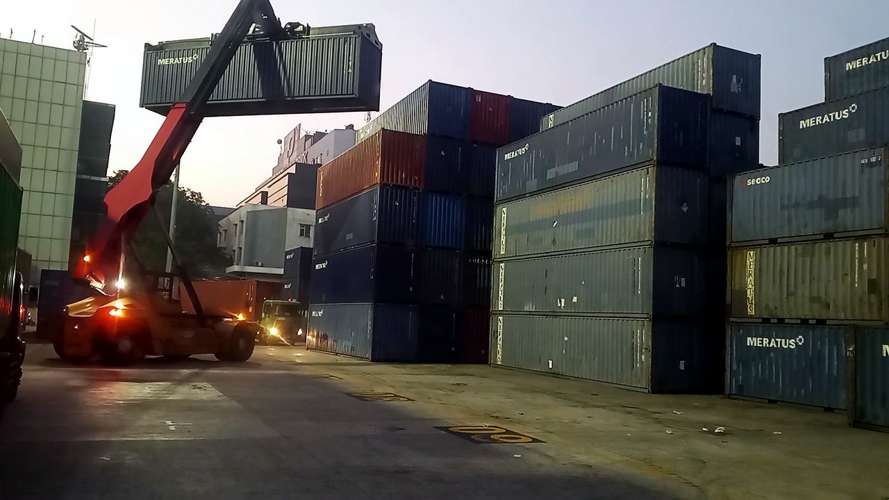 Morning activities at the 219 Tanjung Priok field.