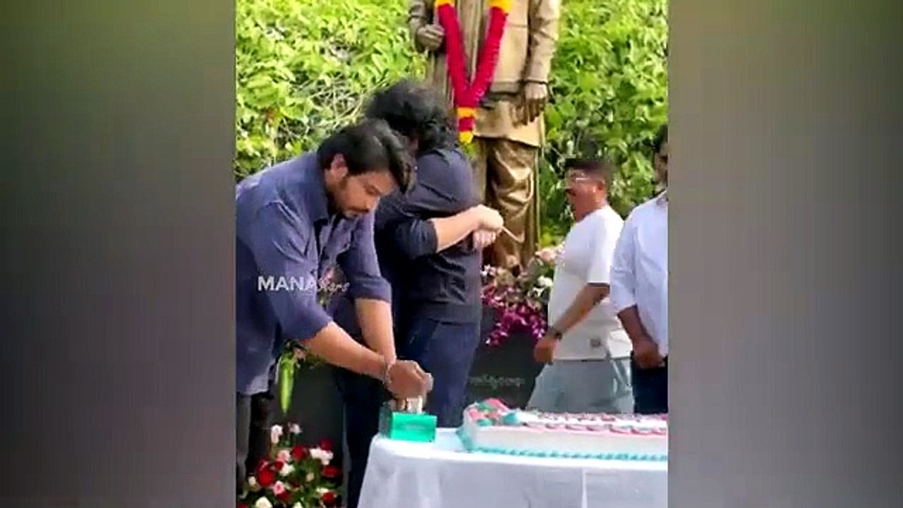Akhil and Nagarjuna's Emotional Moment @ #Lenin Movie Success Celebrations
