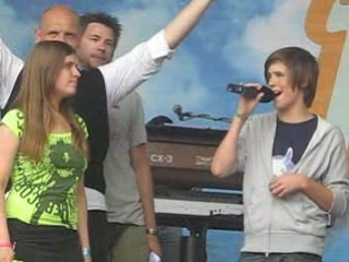 Mathieu zingt een stuk 'idool voor even' !