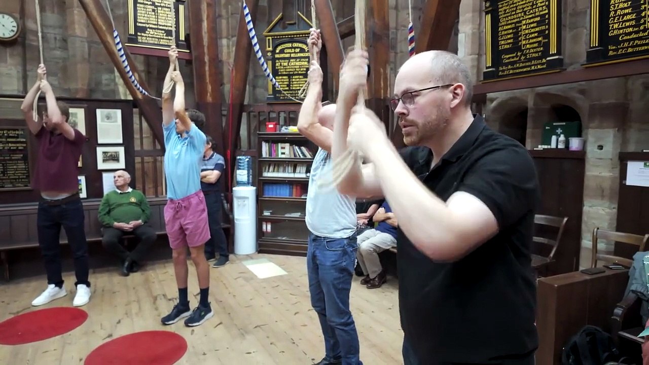 Tom Scott England S01E16