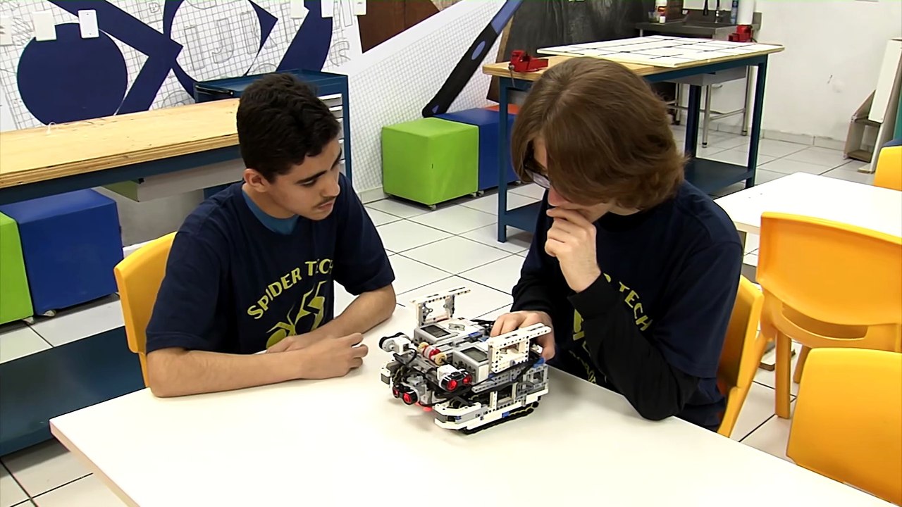 Alunos de São Vicente brilham na Olimpíada de Robótica