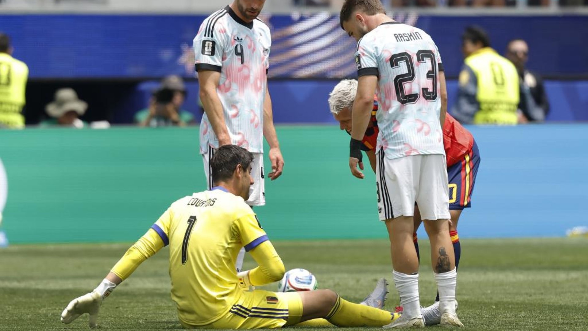 Las lágrimas desconsoladas de Courtois tras su lesión