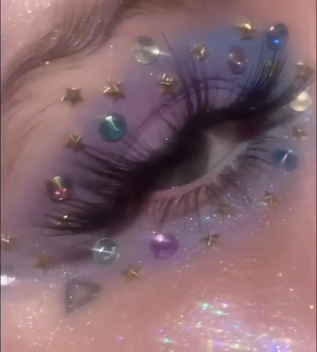 Eye makeup