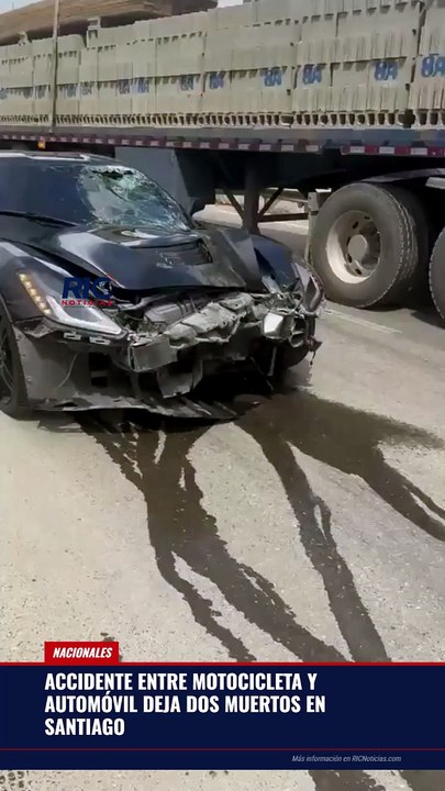 Accidente entre motocicleta y automóvil deja dos muertos en Santiago