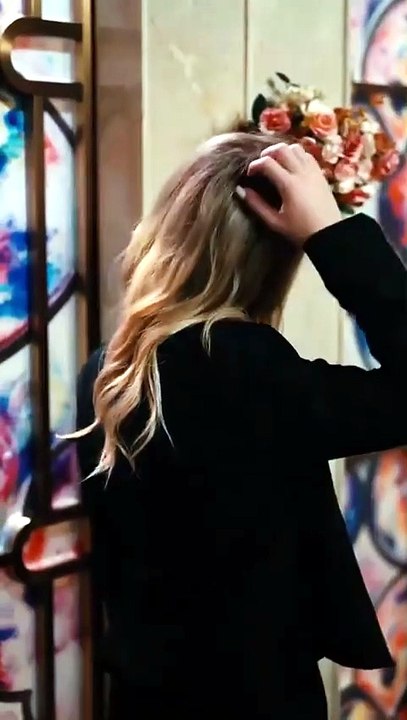 Flirted with a stranger, woke up to find he's her CEO and her ex's father 《Call me stepmom,fxxkboy》