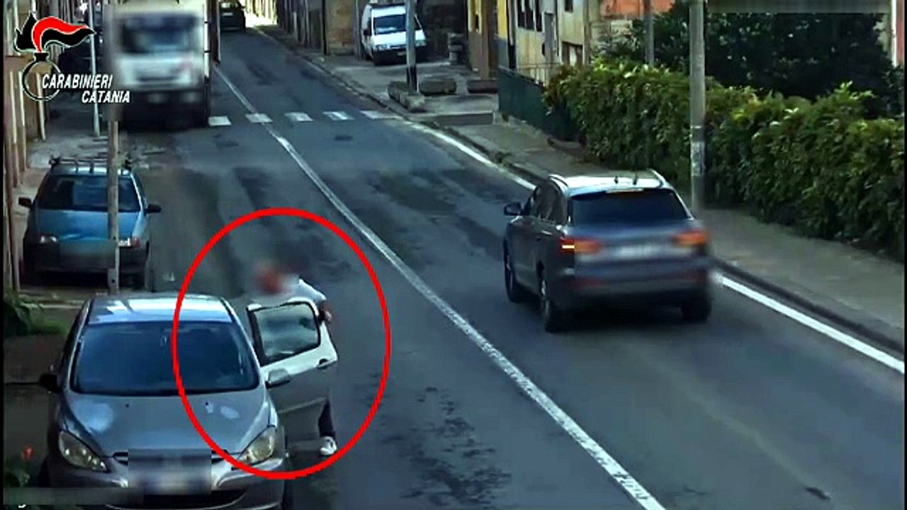Falso carabiniere tradito dal Dna, scatta l'arresto per truffa aggravata. Il video