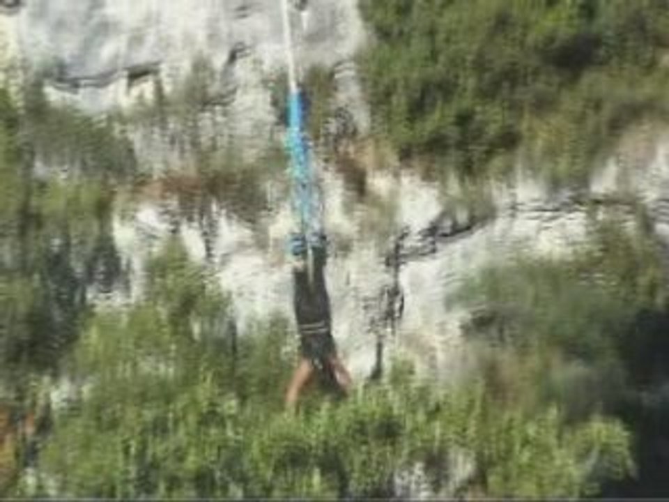 Saut à l'elastique de christine!!!