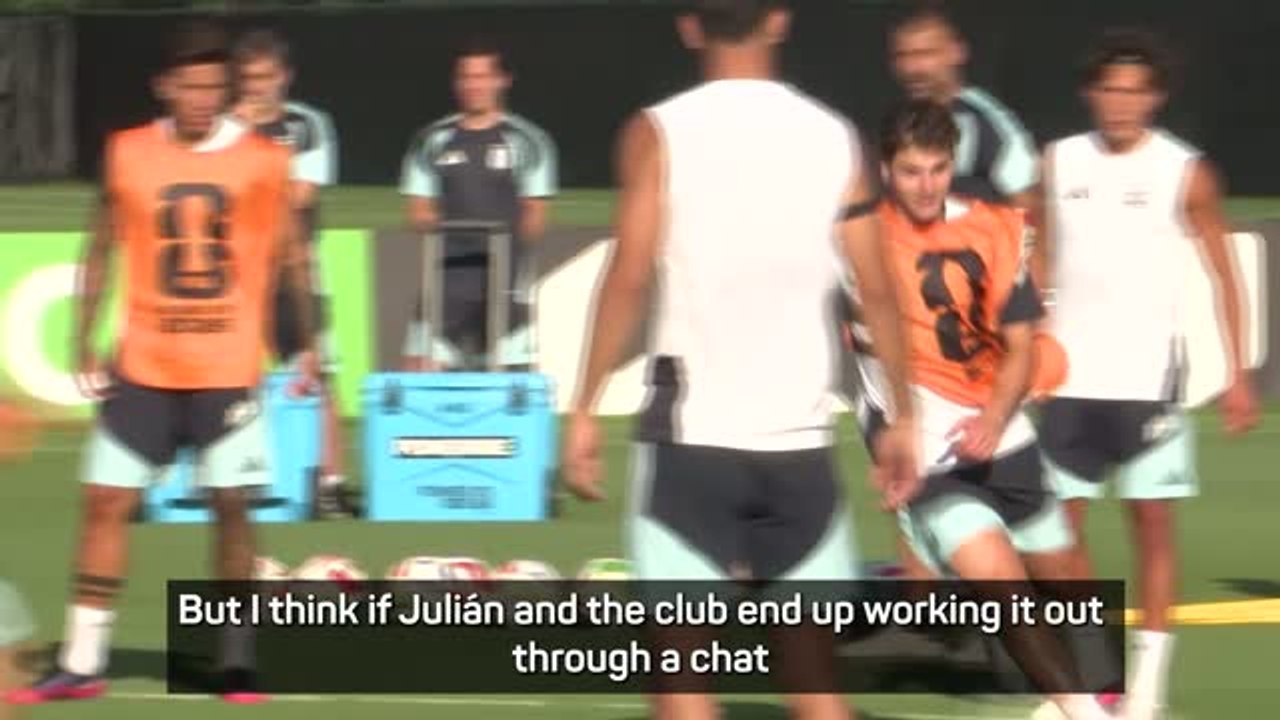 Julian Alvarez could stay at Atletico - Aguero