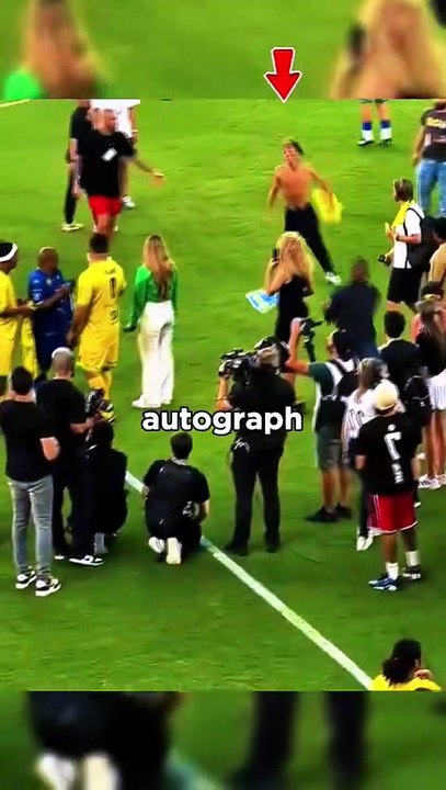 Khaby Lame Saves Ronaldinhos Fans Autograph Dream