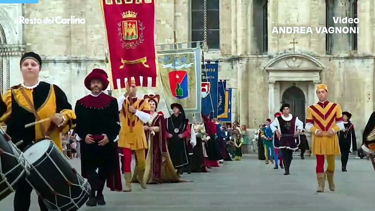 Il corteo della Quintana di luglio ad Ascoli, il video