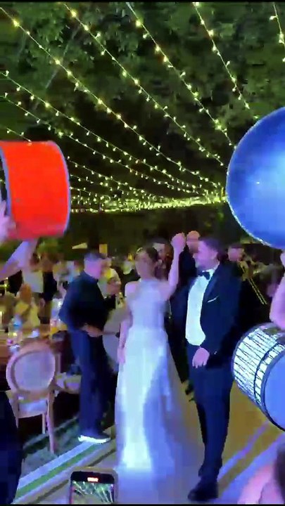 Kocaeli iş dünyasının tanınmış iki ailesi dünür oldu! Mert Barış ve Fatma Günışık çifti mutluluğa 'evet' dedi