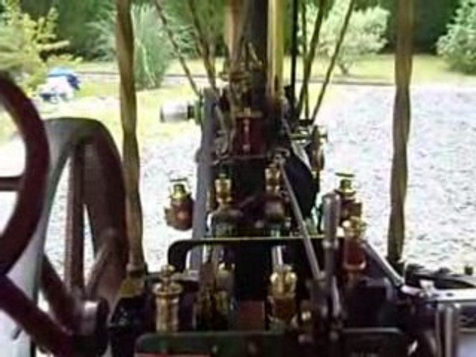 La machine à vapeur de robert en marche