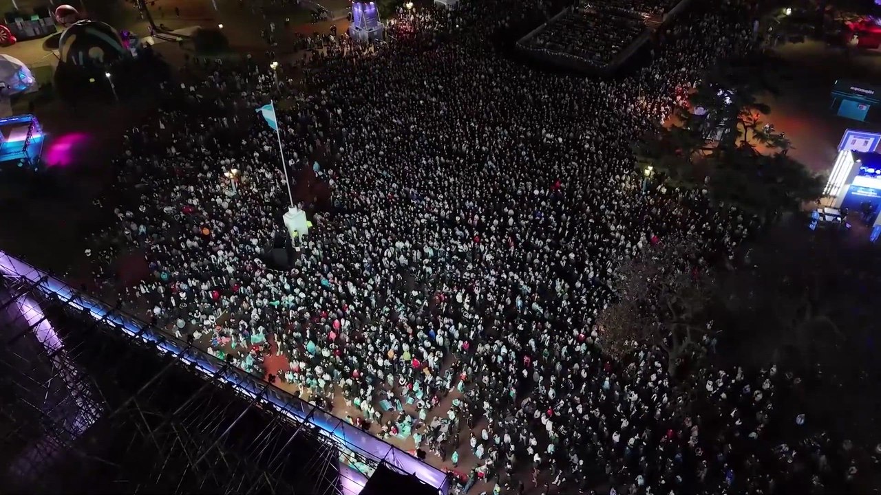 BUENOS AIRES GOES CRAZY! Argentina Fans Take Over the Streets After World Cup Semifinal Qualification