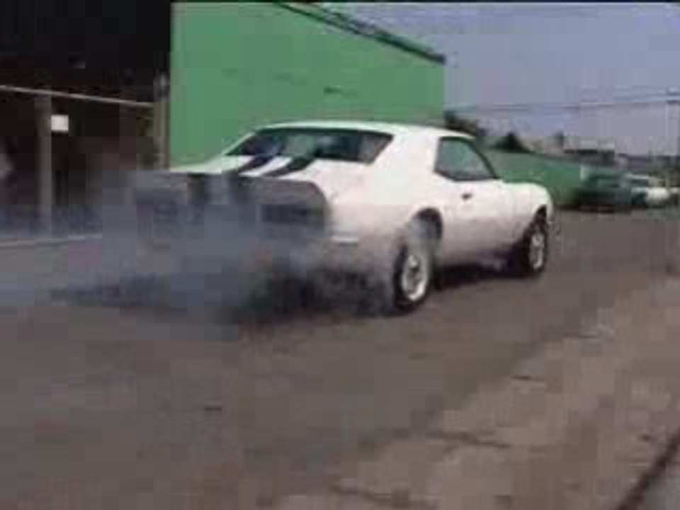 Camaro 68 Burn out