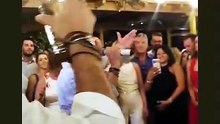 Ο Πάνος Μουζουράκης στη βάπτιση του γιου του Πέτρου Κουσουλού