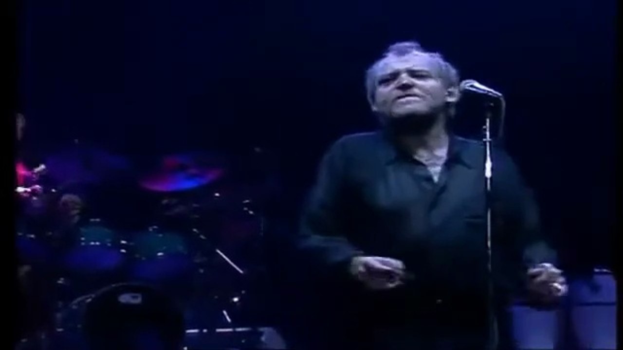 YOU CAN LEAVE YOUR HAT ON - Legendado
