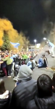 Video: se derrumbó el techo de un bar durante los festejos por el triunfo de la Selección y hubo momentos de pánico
