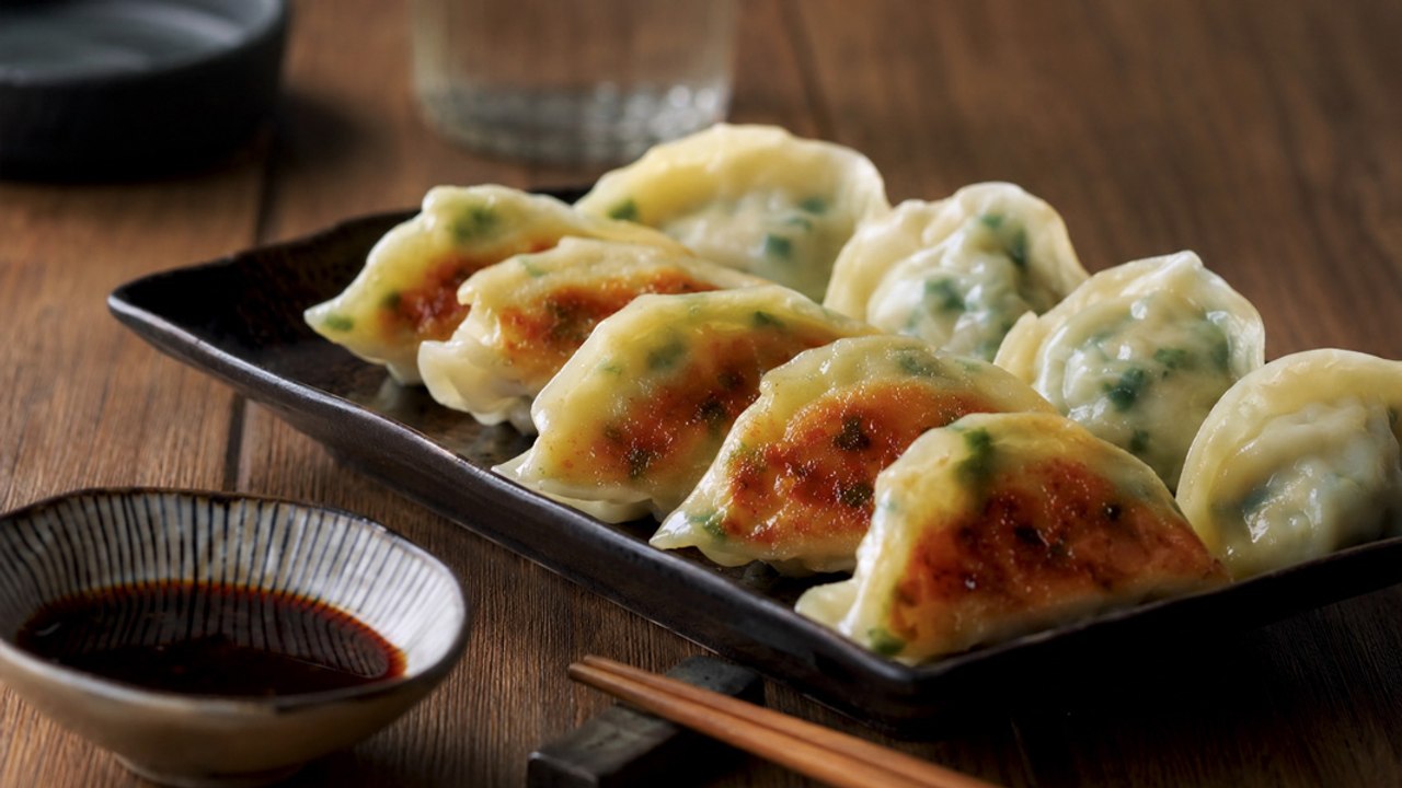 Crispy Prawn Potstickers Made At Home 🥟