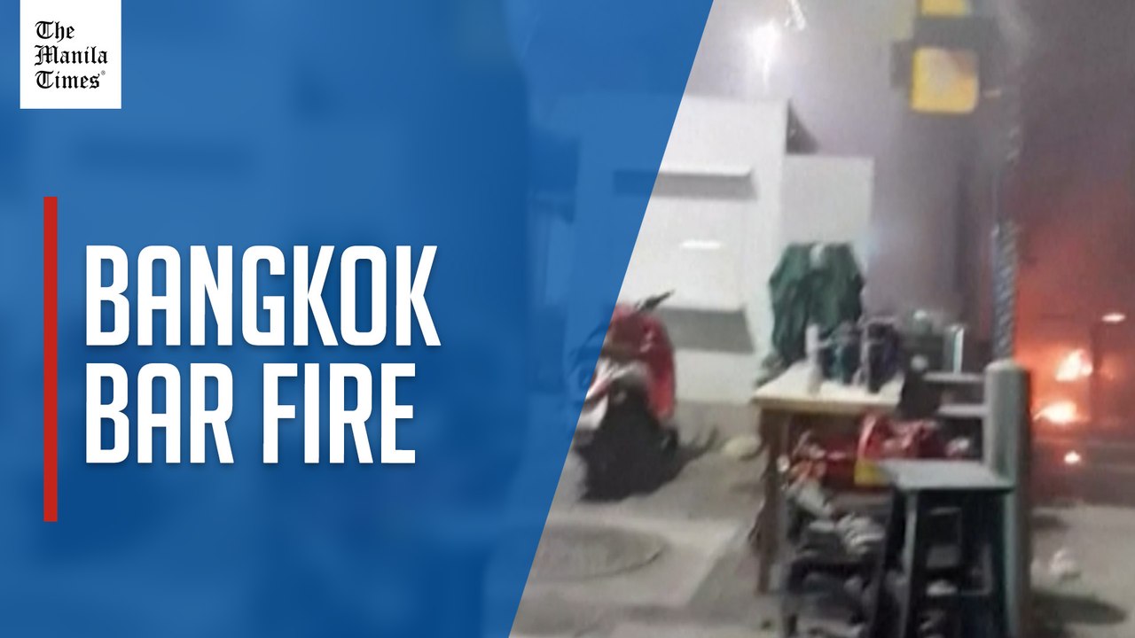People flee deadly Bangkok bar blaze