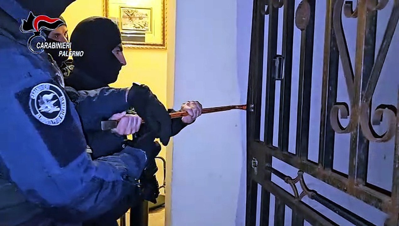 Palermo, in cella la banda dei kalashnikov