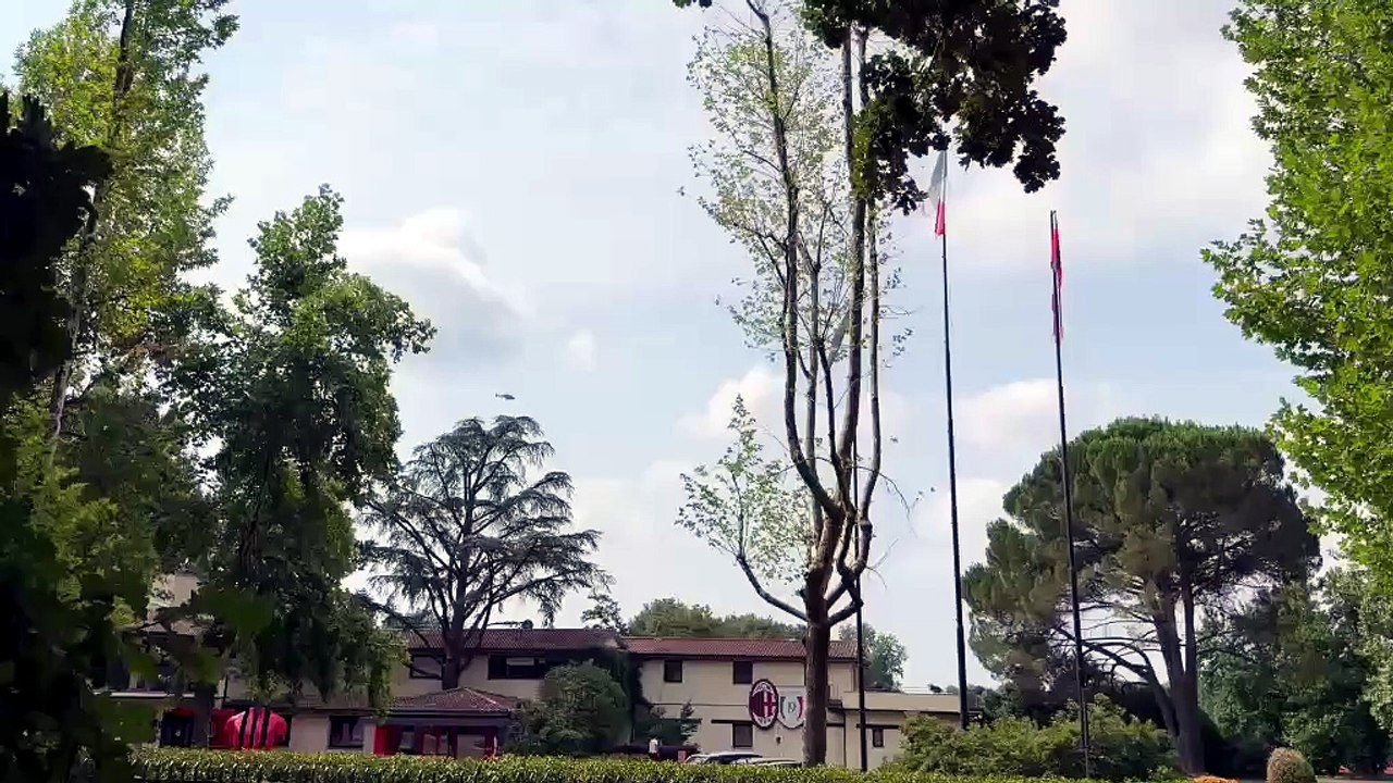 Raduno Milan 2026-2027, Cardinale come Berlusconi: a Milanello in elicottero