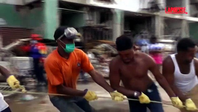 Venezuela, a 20 giorni dal terremoto si scava tra le macerie alla ricerca dei dispersi