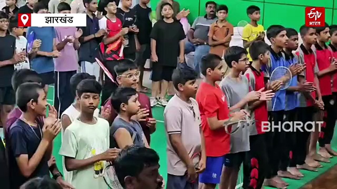 हजारीबाग में बैडमिंटन प्रतियोगिता का आयोजन, 100 से अधिक खिलाड़ी दिखे एक मंच पर