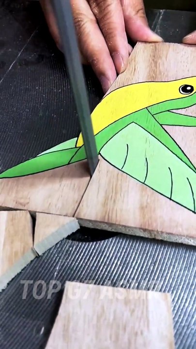 ​Deeply Relaxing Wood Carving Art: Yellow & Green Hummingbird Drawing 💚 | Top G7 ASMR