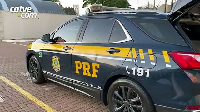 Abordagem da PRF termina com dupla presa e drogas apreendidas na BR-277 em Cascavel