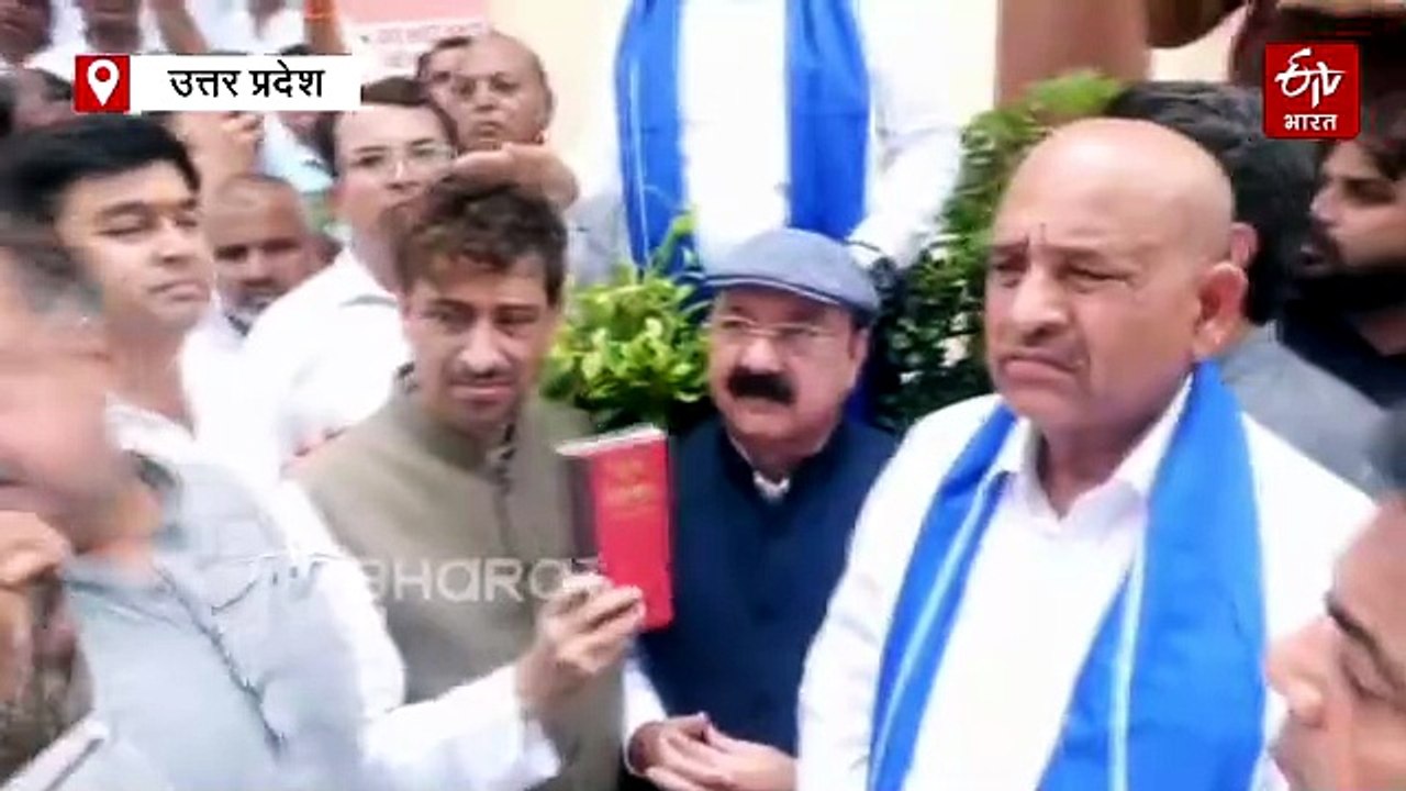 ललिता हत्याकांड; मेरठ आ रहे कांग्रेस के प्रतिनिधिमंडल को पुलिस ने काशी टोल प्लाजा पर रोका, नोकझोंक