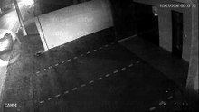 Vídeo mostra momento em que Chevette bate em carro estacionado na Rua Rio da Paz