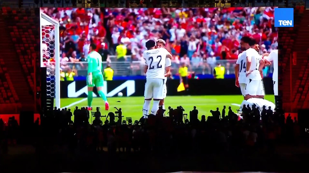 شاهد ردود فعل لاعبو المنتخب أثناء عرض لقطات من مبارياتهم في كأس العالم خلال احتفالية ستاد القاهرة