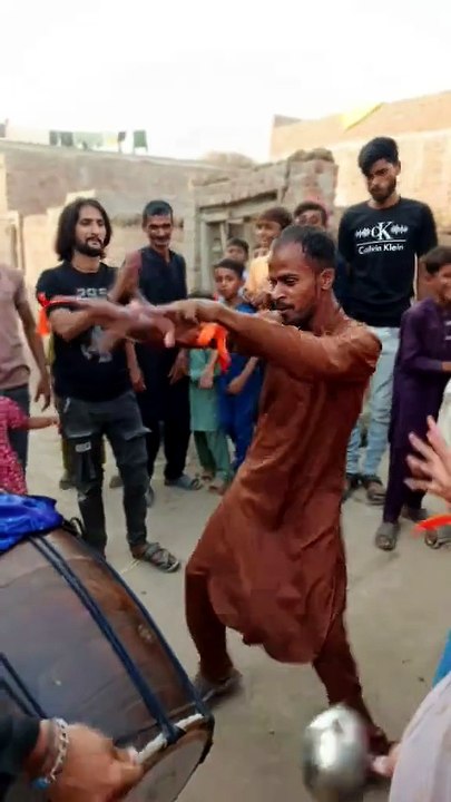 Dance Video on Dhol 🤣🤣#Funny #FunnyVideo #FunnyVideos #Comedy #ComedyVideo #ComedyShorts #FunnyShorts #FunnyReels #Viral #ViralVideo #Trending #TrendingNow #Short #Fun #Entertainment #FunnyMoments #ComedyClips #FunnyClips #EpicFails #FunnyFails #Prank