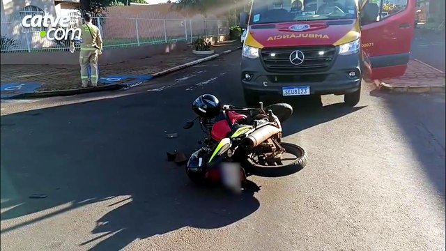 Motociclista de 56 anos fica ferido após batida em cruzamento de Toledo