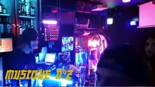 On a algeriannisé des japonais dans un bar !