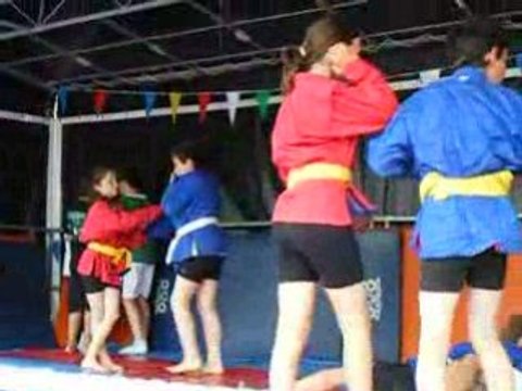 demonstration de sambo par les jeunnes de villers sur mer