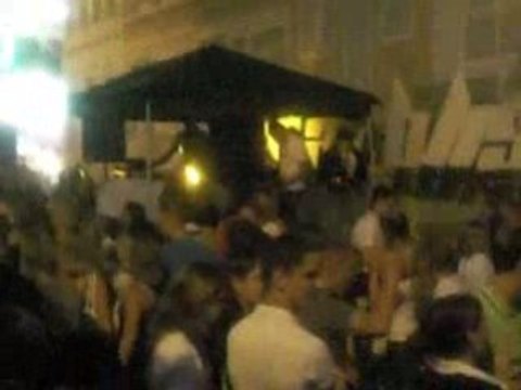 Dj Fox on mix live a la fête de la musique a Cambrai