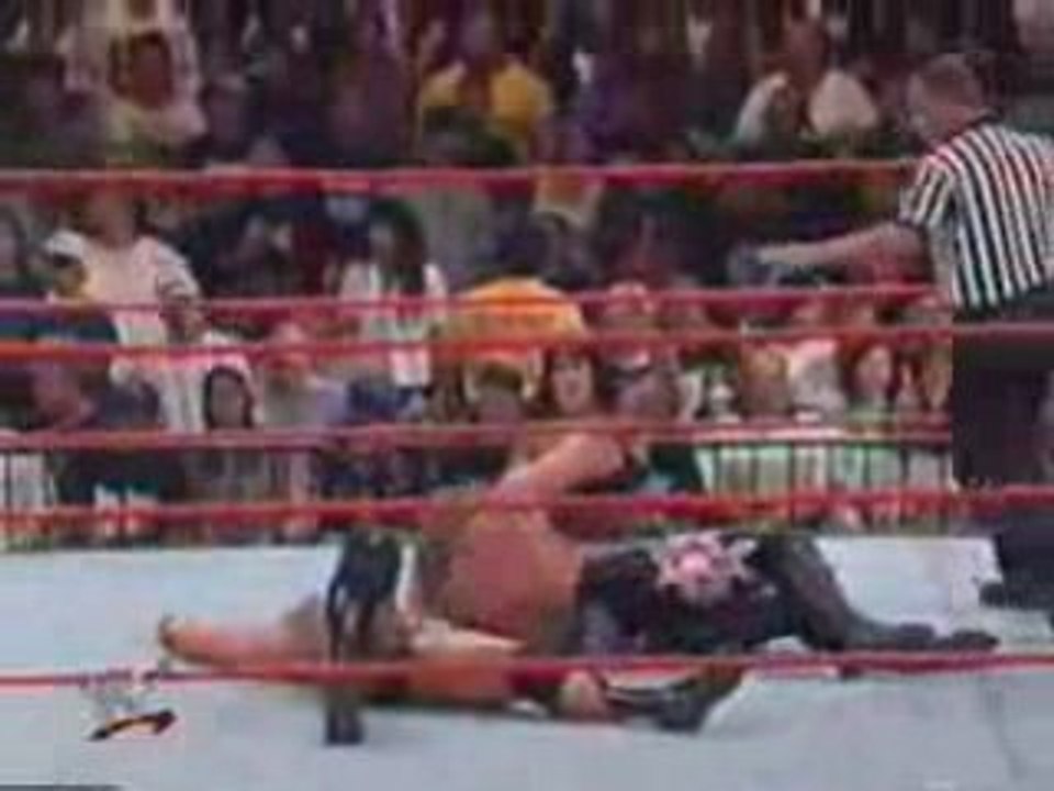 The Rock vs Triple H - Fully Loaded 1998 2/2