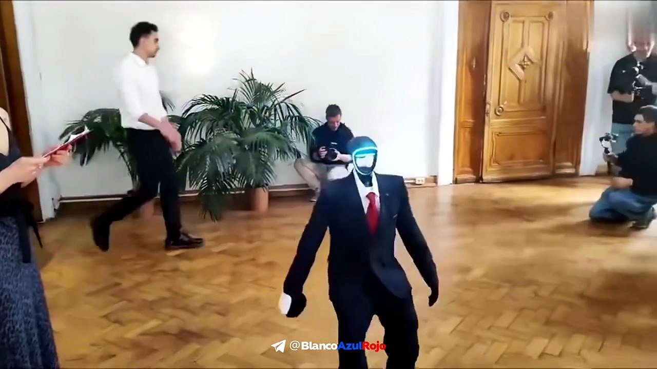 Rusia celebra la primera boda entre robots humanoides