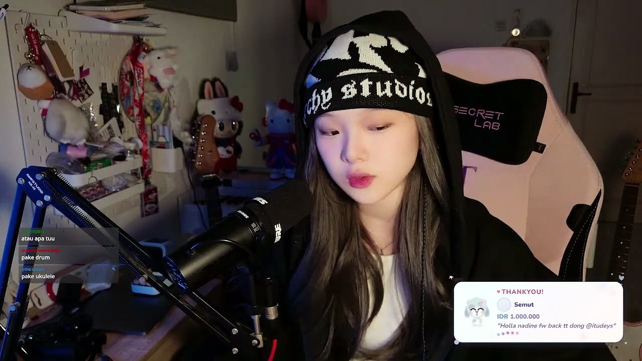 sing n chat w nadine ：o #mediashareon [uQiYaY_iZxU]