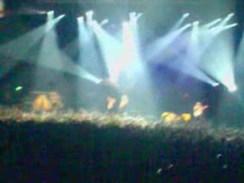 Iron Maiden - Paris Bercy 2/7/2008 - Hallowed Be Thy Name