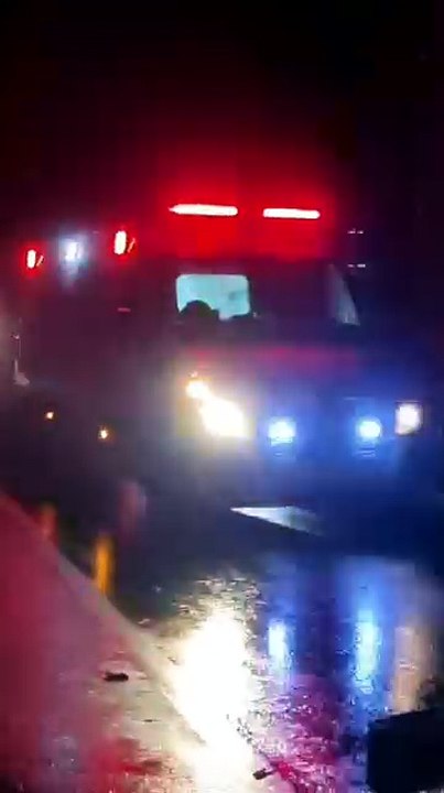 Batida entre caminhões interdita BR por oito horas em MG