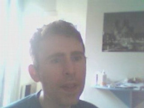 Wiwi égratigne Right now