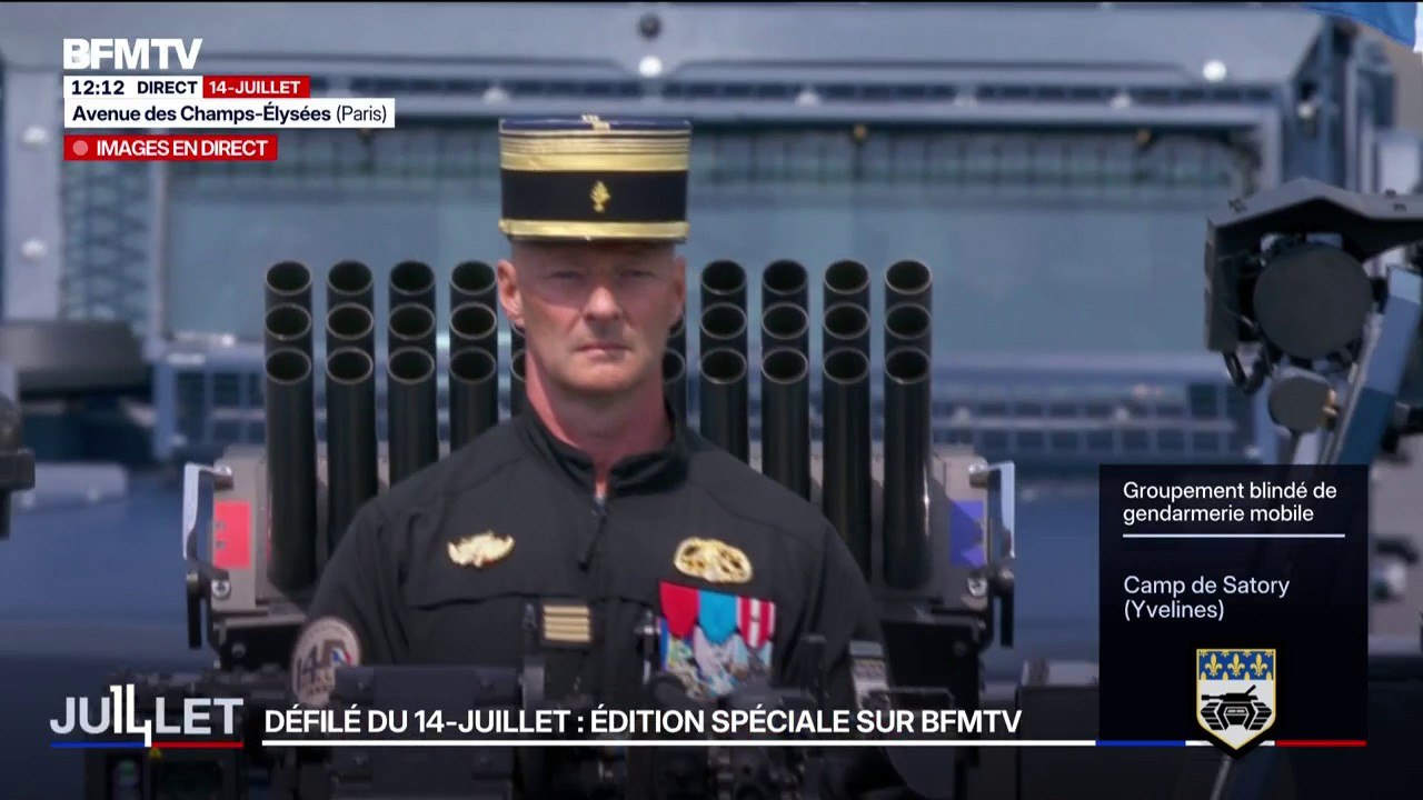 14-Juillet: le groupement blindé de gendarmerie mobile défile sur les Champs-Élysées