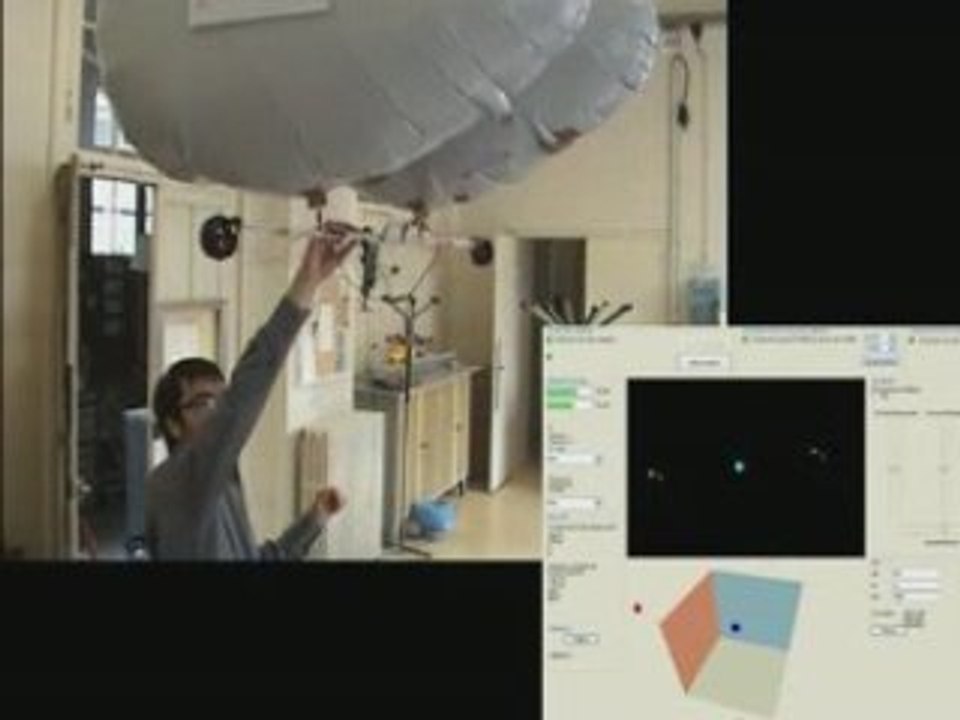 Dirigeable radiocommandé avec système de positionnement