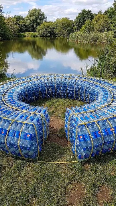 I build Cozy House on Raft from Old Pepsi Bottles