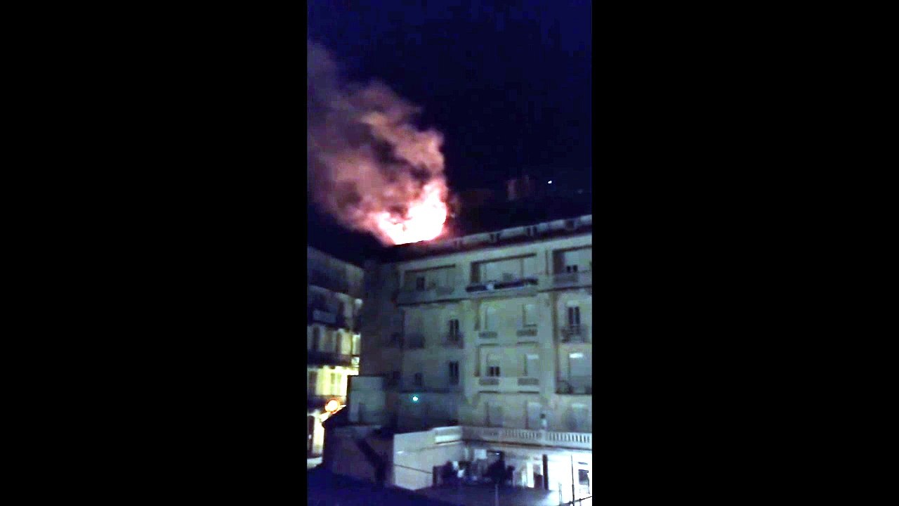 Lourdes: Le feu d’artifices déclenche un incendie provoquant de vives critiques sur son maintien malgré la sécheresse et la canicule sur la France - VIDEO