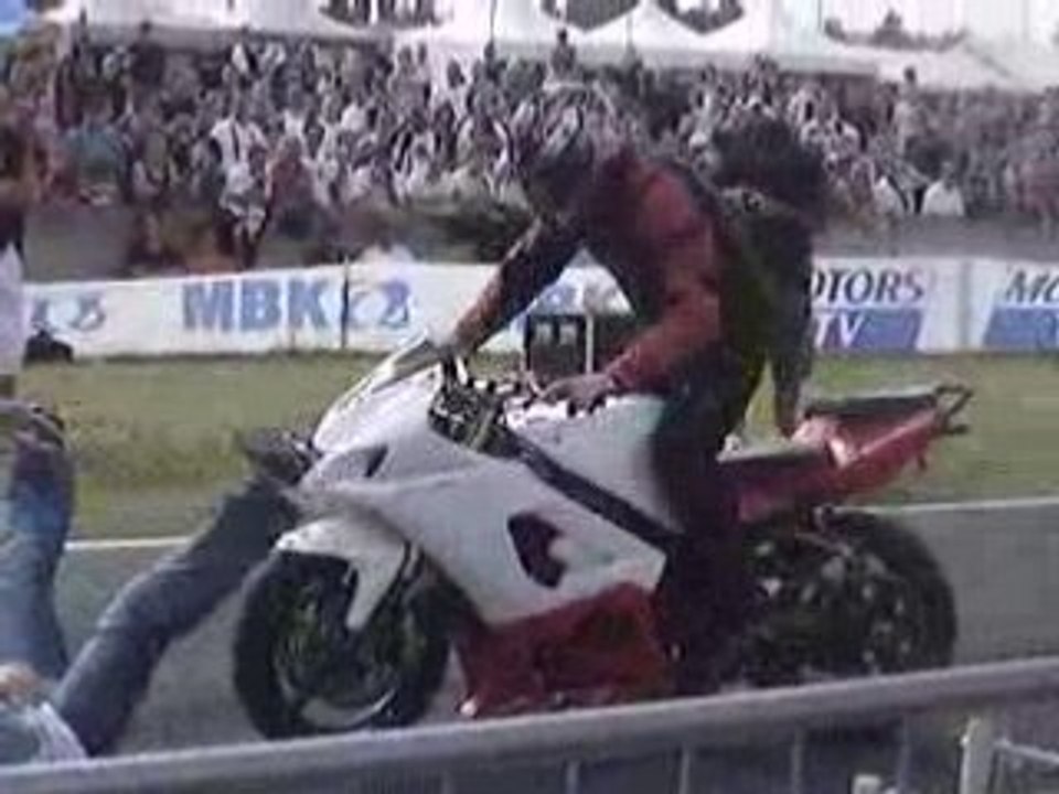 28 - SBS 2008 zoltan en gsx r