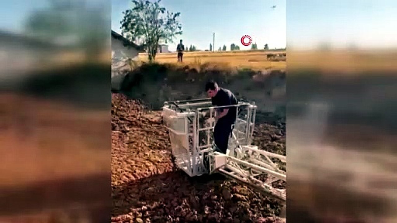 Gübre çukurunda boğulan köpek son anda kurtarıldı